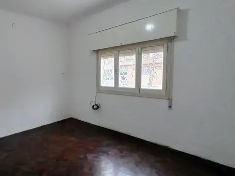 Casa en Alquiler con 1 cochera