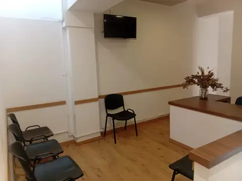 Oficina 3 ambientes con 1 baño