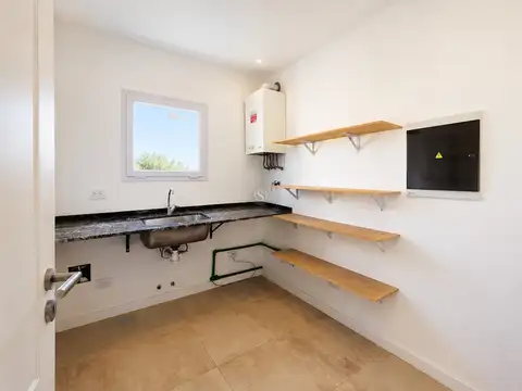Casa  en Venta en Santa Lucia, Pilar del Este, Pilar