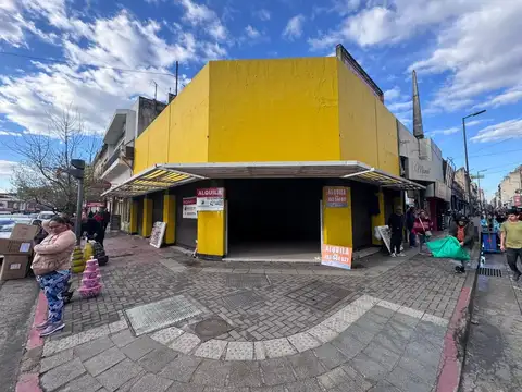 INMEJORABLE ZONA  peatonal SAN MARTIN esquina Sarmiento