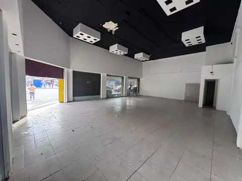 Local en Alquiler en Centro, $ 8.000.000