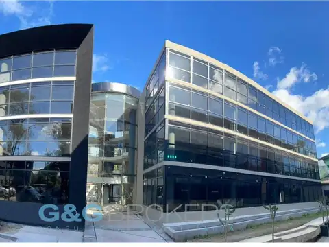 Oficina en Alquiler con 1 cochera