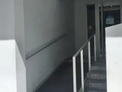 218 - CHIOZZA 1800, Piso 2