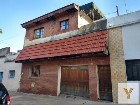 PH en venta - 4 Dormitorios 2 Baños - Cochera - 125Mts2 - Parque Avellaneda