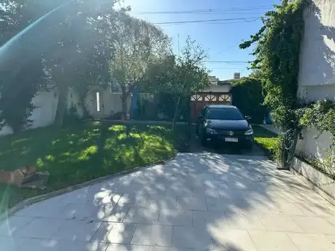 Casa en Venta con 4 cocheras