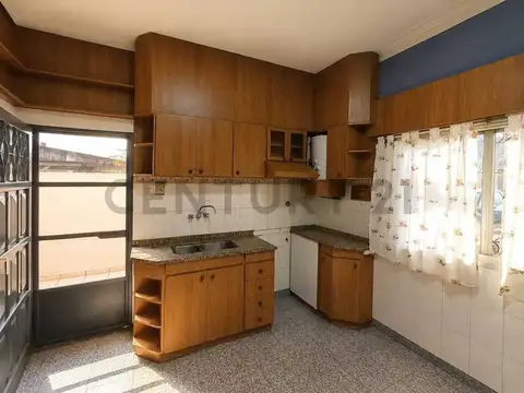 Casa en Alquiler en San Antonio de Padua, $ 800.000
