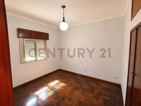 Casa en Alquiler 1980 años