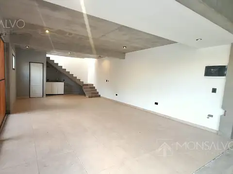 Depto Tipo Casa en Venta de 3 ambientes