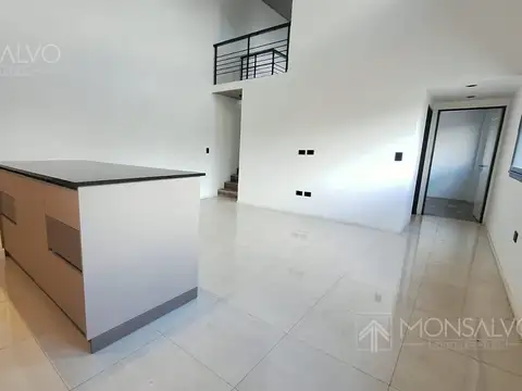 Depto Tipo Casa en Venta con 2 cocheras