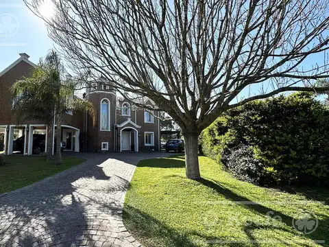 Casa en Abril Club de Campo