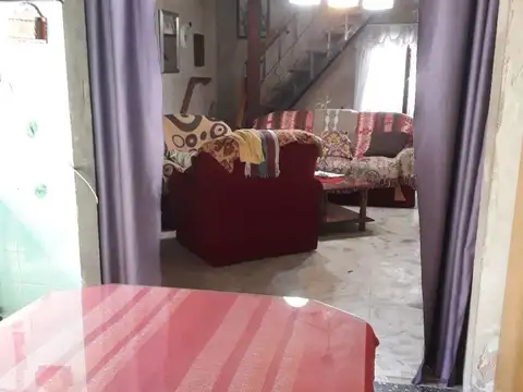 Casa 5 ambientes con 1 baño