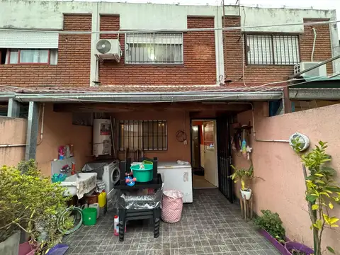 Depto Tipo Casa 3 ambientes con 2 baños