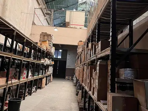 Galpon en Venta 53  mts Fondo