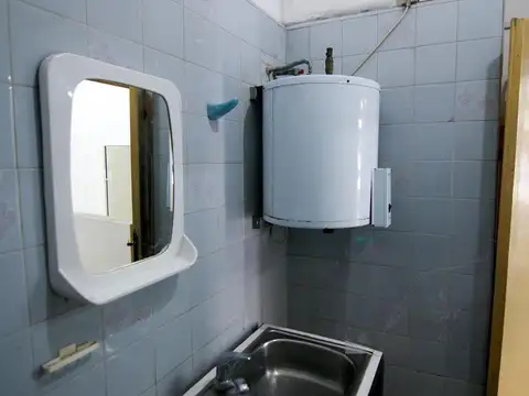 Local en venta 30m2 + 67 m2 de sotano