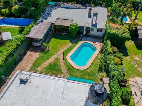 Venta / Permuta casa de 3 dormitorios c/ cochera en Fisherton