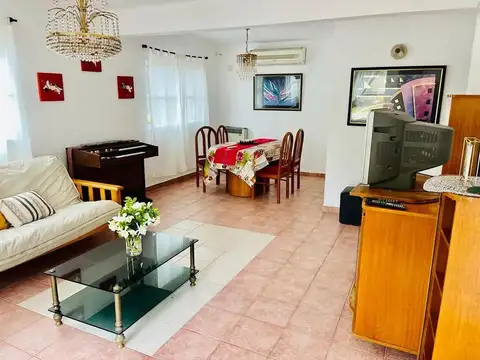 Casa 4 ambientes con 3 baños