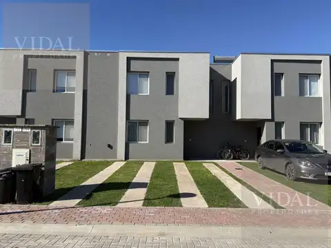 Casa tipo duplex con Jardín en Decs Tortugas luminoso en cuotas