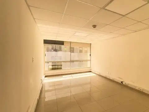 Oficina en alquiler ubicado en Torre Libertad, 18 de julio Centro
