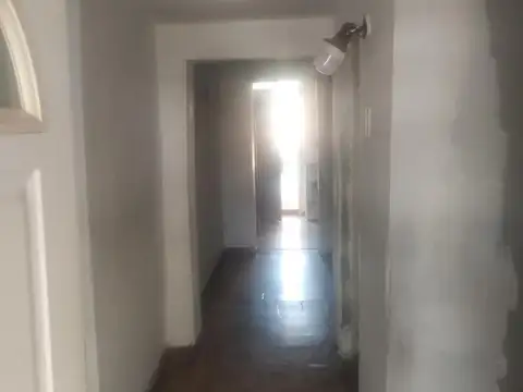 Venta casa al frente de 2 dormis en zona Norte de Rosario