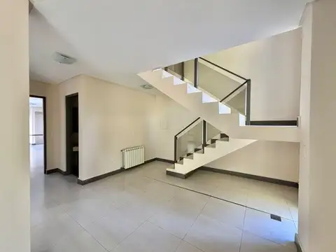 Casa en Alquiler en Sección 10 Residencial Los Cerros, USD 1.650