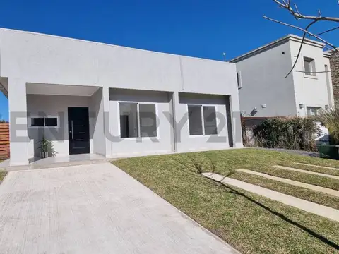Casa en Alquiler de 3 dormitorios