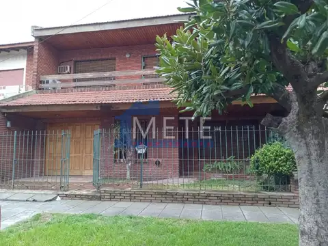 CASA EN VENTA  IMPECABLE ESTADO EN VENTA ZONA SAN JUSTO