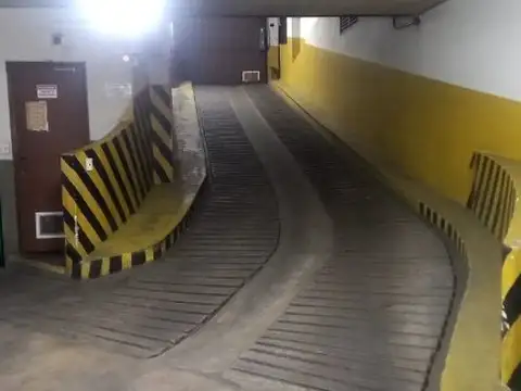 AV CASEROS 769 , Piso PB