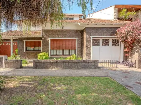 CHALET 6 AMB PARQUE PILETA QUINCHO HURLINGHAM