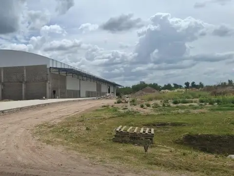 Nave Industrial de 7.500 m2 cubiertos - Lujan