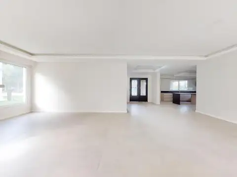 Casa 8 ambientes con 5 baños