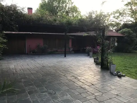 Casa en Venta con 5 cocheras