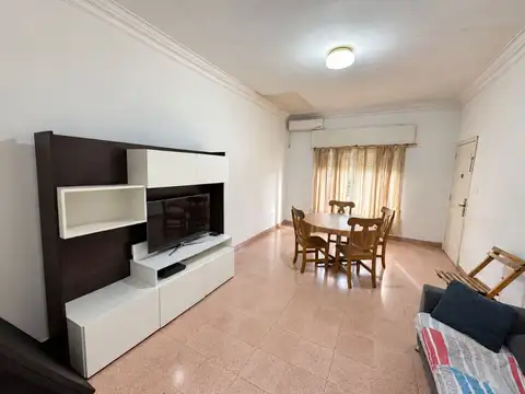 CASA  EXC UBICACION COCHERA CUBIERTA APTO CREDITO