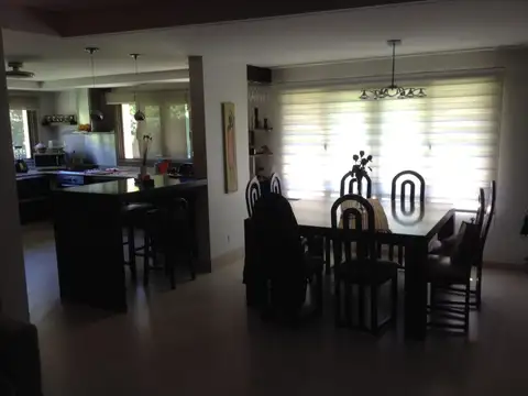 CASA EN VENTA - VILLA ELISA