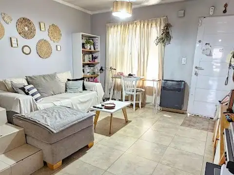 Depto Tipo Casa en Venta de 3 ambientes