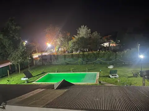 Casa 6 ambientes con 2 baños