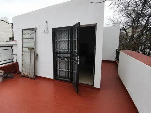 Venta PH 4 ambientes/2 baños completos/Terraza/Patio/Luminoso