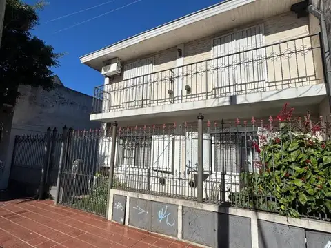 Laprida 800, Piso 1°