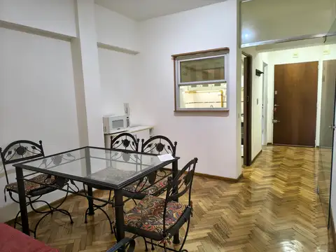 DEPARTAMENTO EN ALQUILER DE 2 AMBIENTES AL CONTRAFRENTE CON DOBLE COCHERA SOBRE AVENIDA EN LA LUCILA