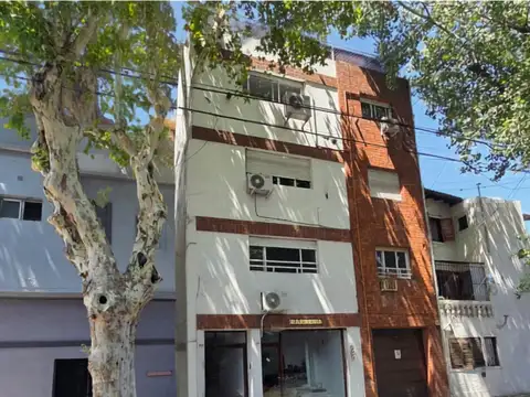 1er piso con gran patio