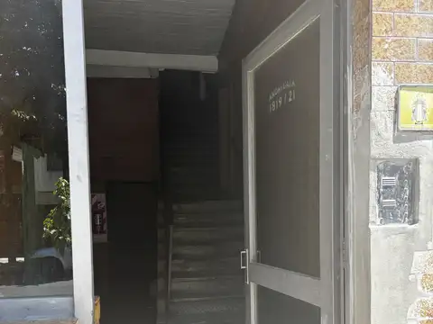 Departamento 3 amb a mts de Av Alberdi! Apto crédito!