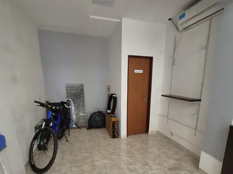 Local en Alquiler Via Púb.