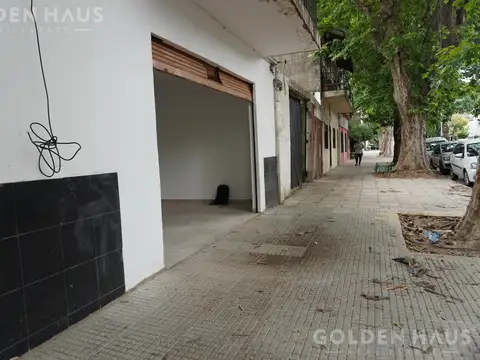 VENTA O ALQUILER LOCAL COMERCIAL AL FRENTE