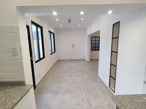 Depto Tipo Casa 2 ambientes con 1 baño