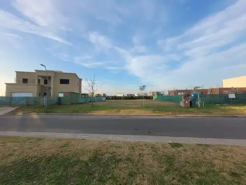 Venta lote Puertos del Lago, Barrio Ceibos Escobar