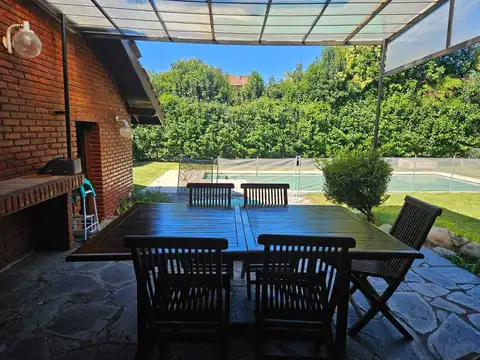 Casa Chalet  en Venta en Las Brisas, Zelaya, Pilar