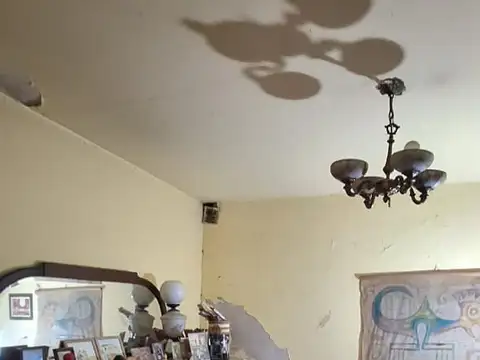 Casa 5 ambientes con 2 baños