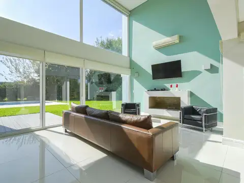 Casa en Venta en Haras Santa María, USD 779.000
