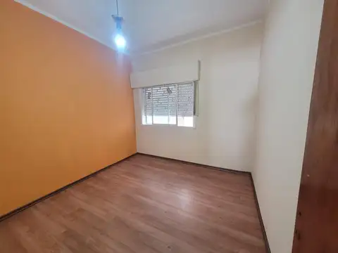 Depto Tipo Casa en Venta en Bernal, USD 55.000