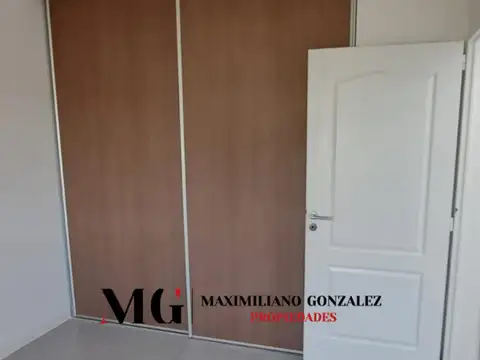 Casa en Alquiler con 1 cochera