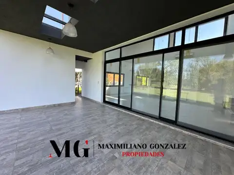 Casa 6 ambientes con 2 baños